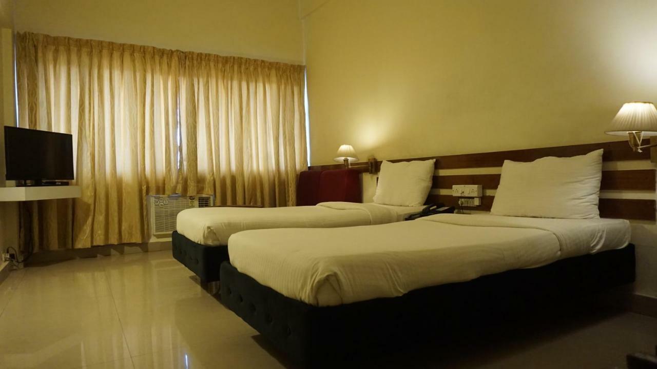 Hotel Poonja International Mangalore Exterior photo